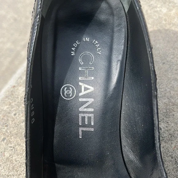 CHANEL patent leather pumps - Picture 2 of 5
